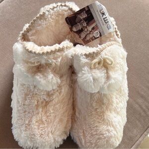 Muk Luks Cream Fuzzy Slippers